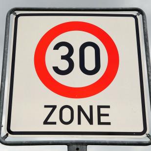 Prise de position : signalisation routière, zones 30 et covoiturage