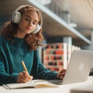 Nouveau : Cours d’IT pour les communes – en ligne, gratuits et en auto-apprentissage